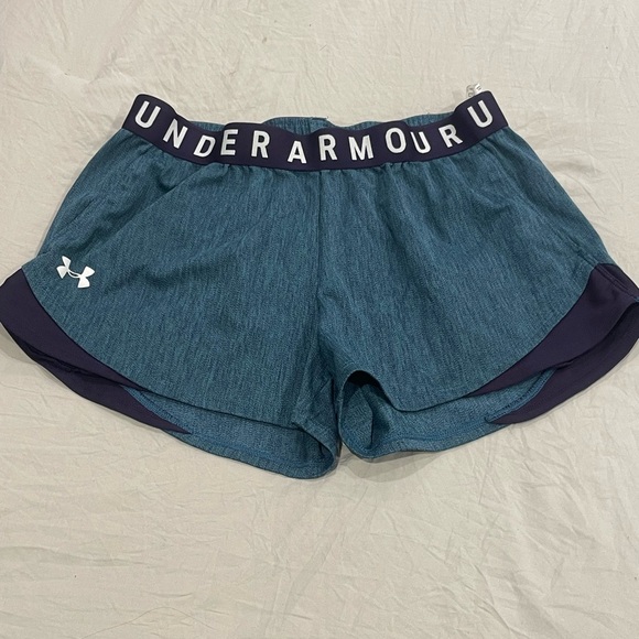 ladies underarmour shorts - Picture 2 of 4